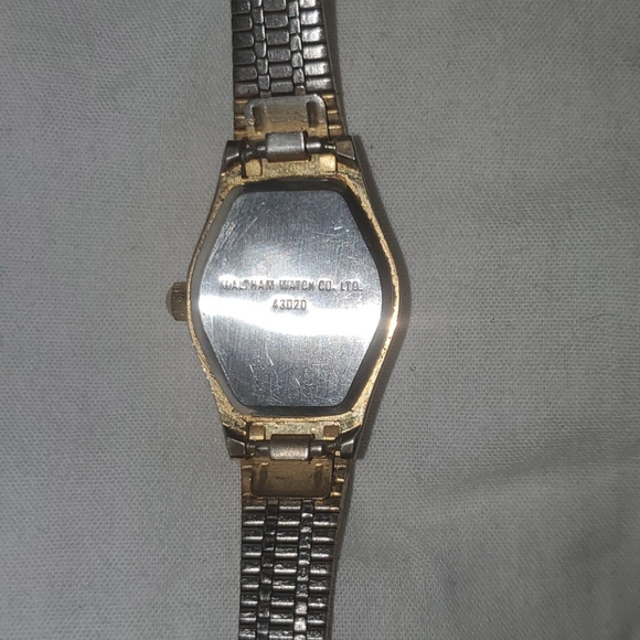 Gold tone Prestige by Waltham - Picture 5 of 7